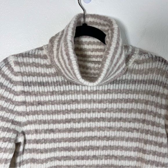 Banana Republic Alpaca Wool Blend Cream Striped Turtle Neck Sweater, Size Small - Picture 3 of 8